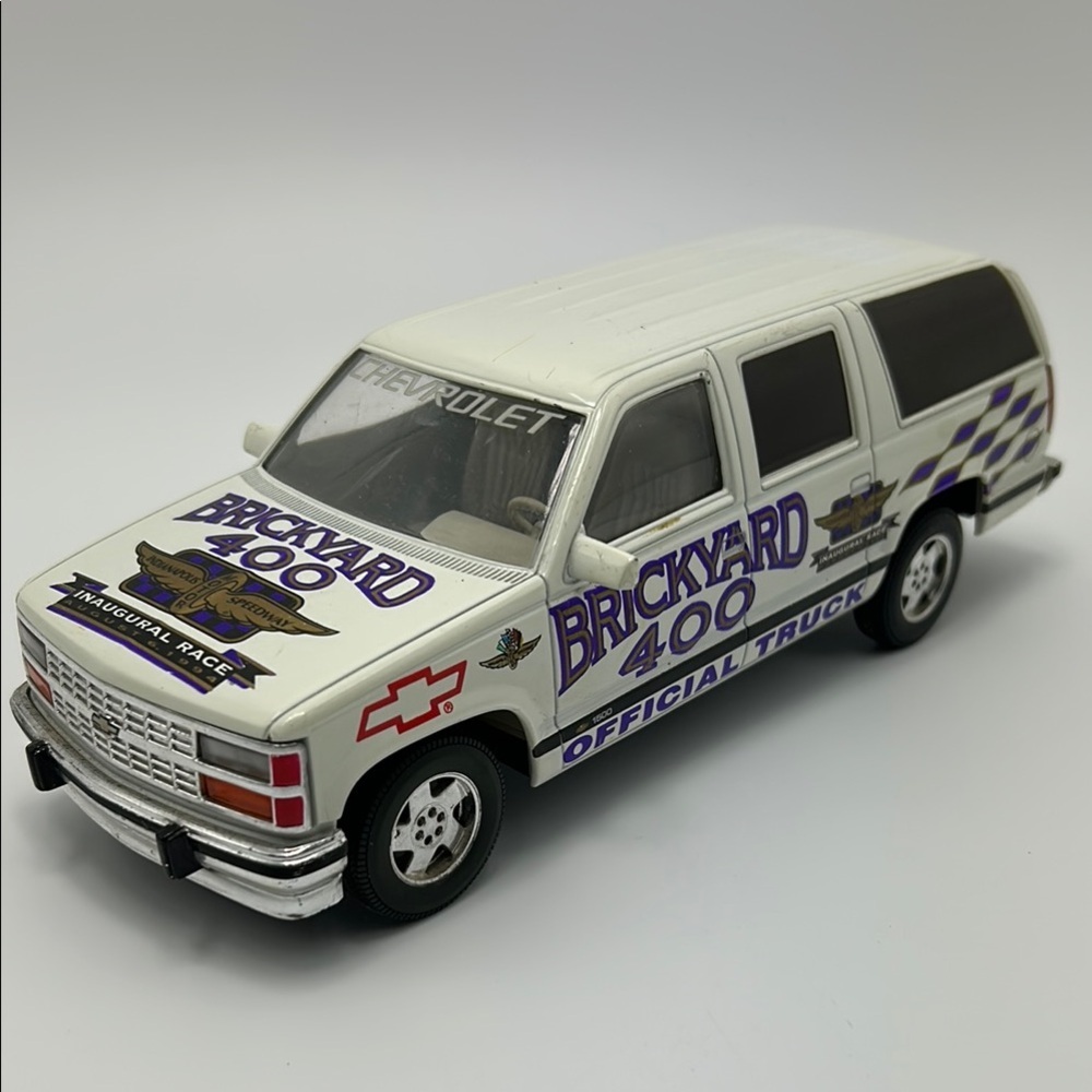 Vintage 1994 Brickyard 400 Official Truck Toy Chevy Suburban White Blue